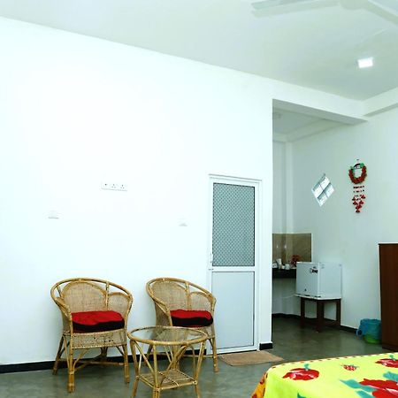 Sandy Palms Guesthouse Hikkaduwa Bagian luar foto