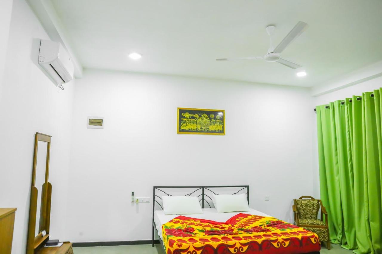Sandy Palms Guesthouse Hikkaduwa Bagian luar foto