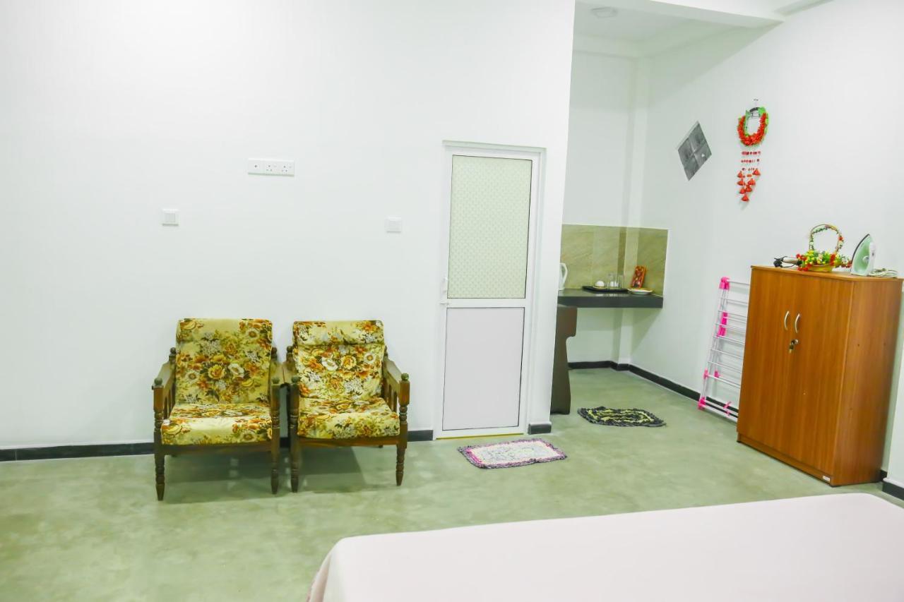 Sandy Palms Guesthouse Hikkaduwa Bagian luar foto