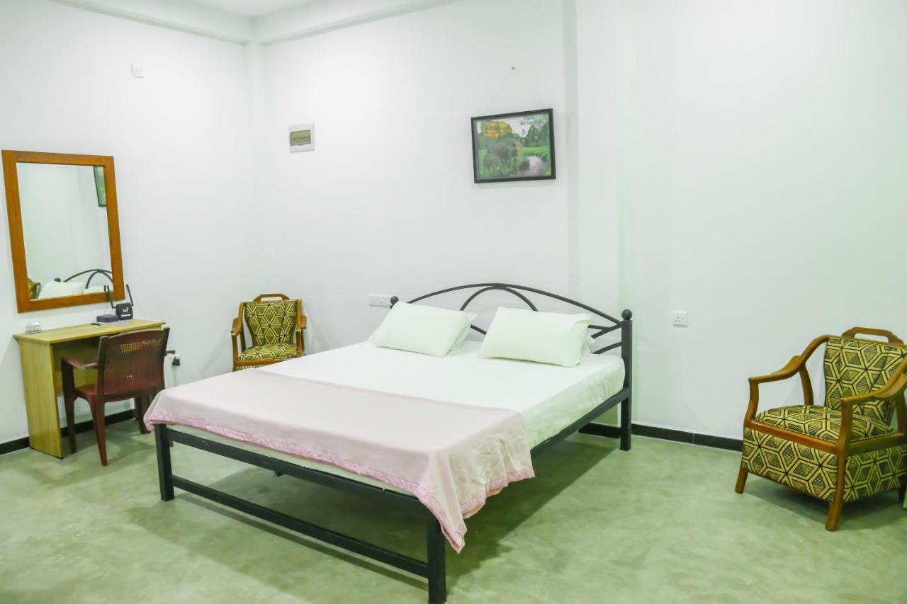Sandy Palms Guesthouse Hikkaduwa Bagian luar foto