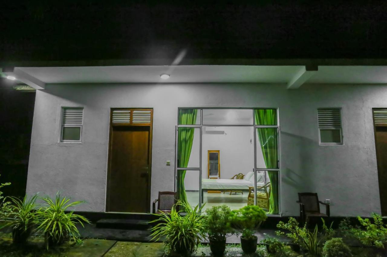 Sandy Palms Guesthouse Hikkaduwa Bagian luar foto