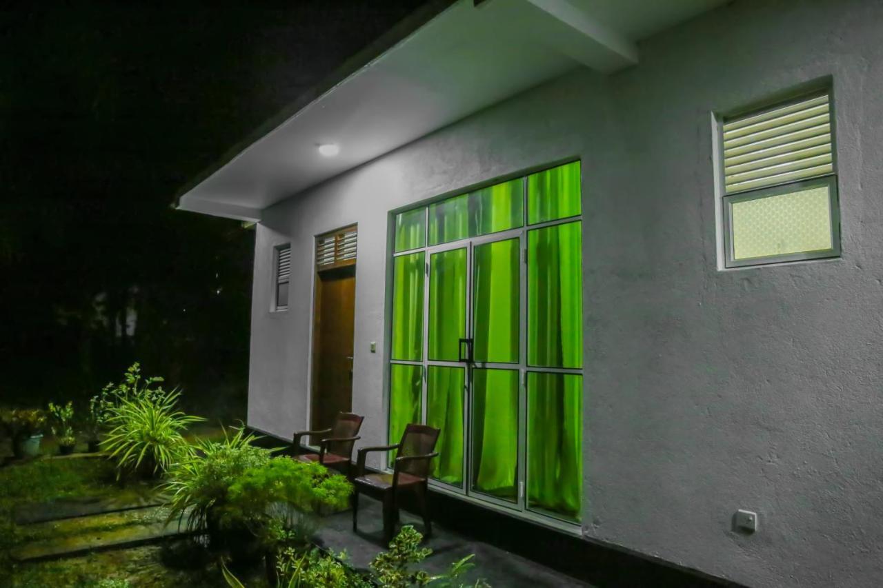 Sandy Palms Guesthouse Hikkaduwa Bagian luar foto