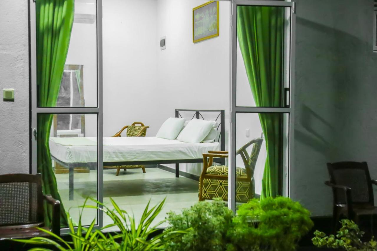 Sandy Palms Guesthouse Hikkaduwa Bagian luar foto