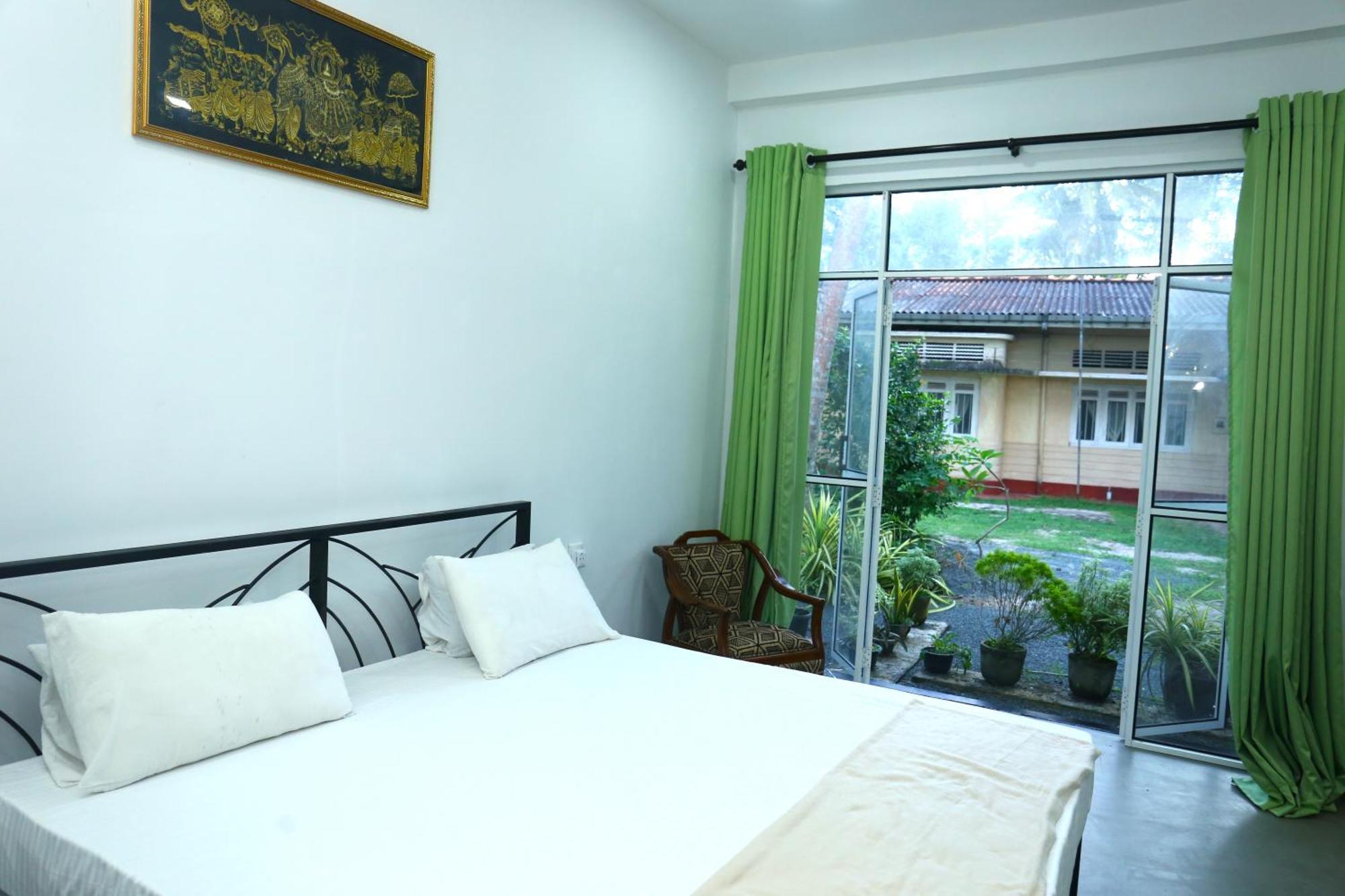 Sandy Palms Guesthouse Hikkaduwa Bagian luar foto