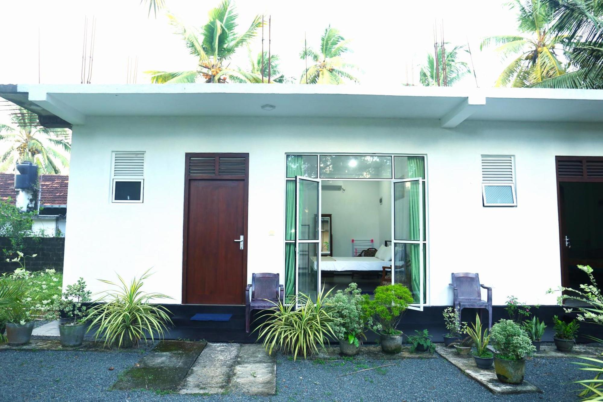 Sandy Palms Guesthouse Hikkaduwa Bagian luar foto