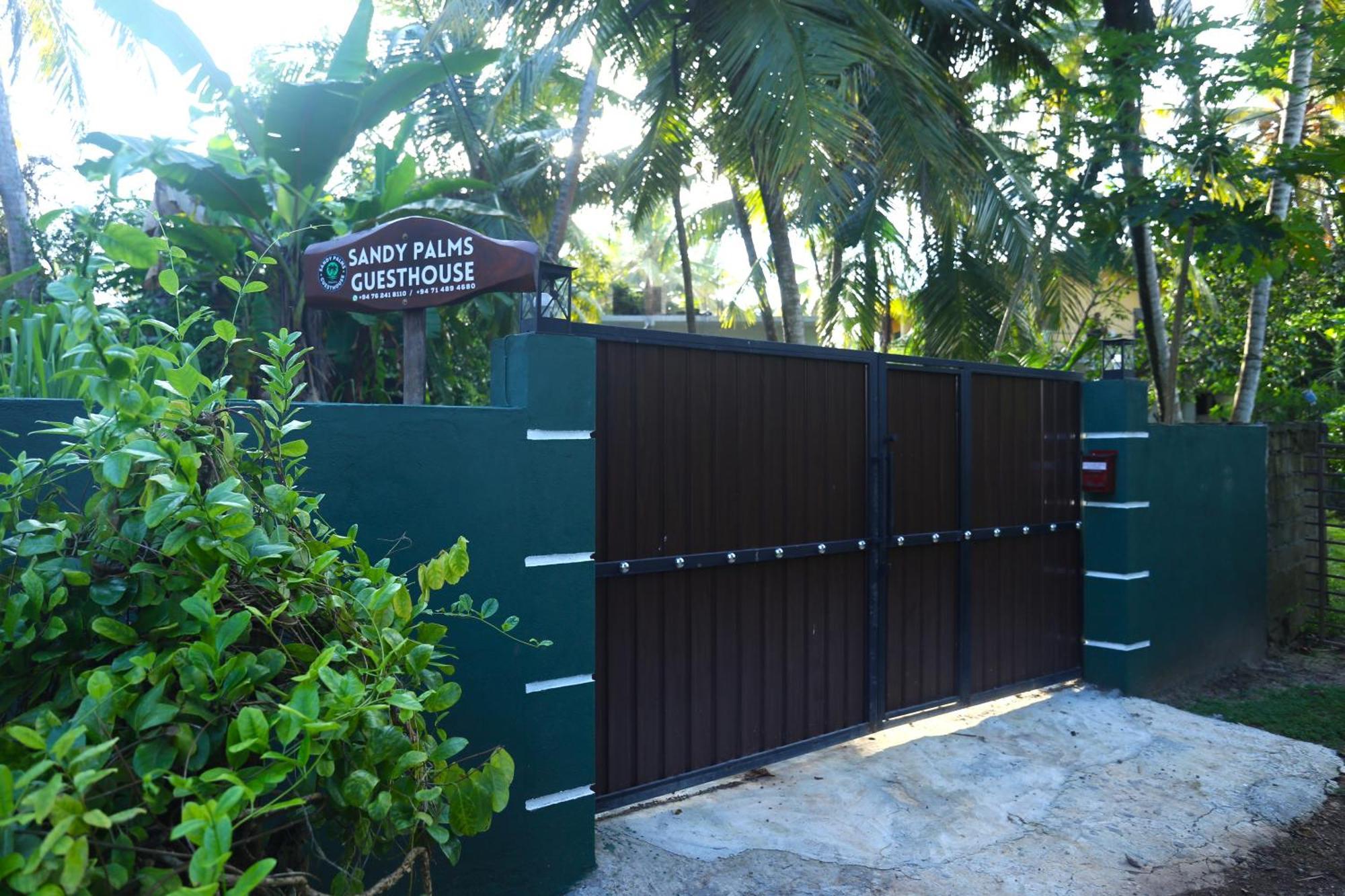 Sandy Palms Guesthouse Hikkaduwa Bagian luar foto