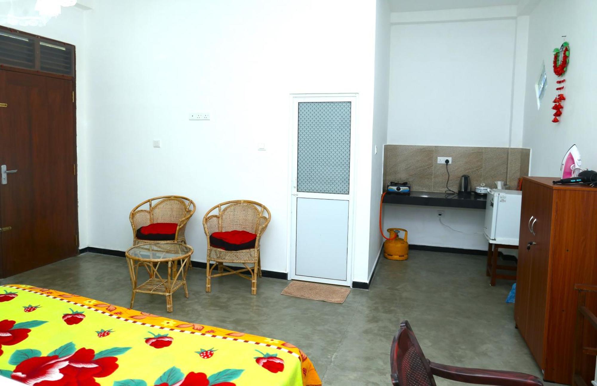 Sandy Palms Guesthouse Hikkaduwa Bagian luar foto