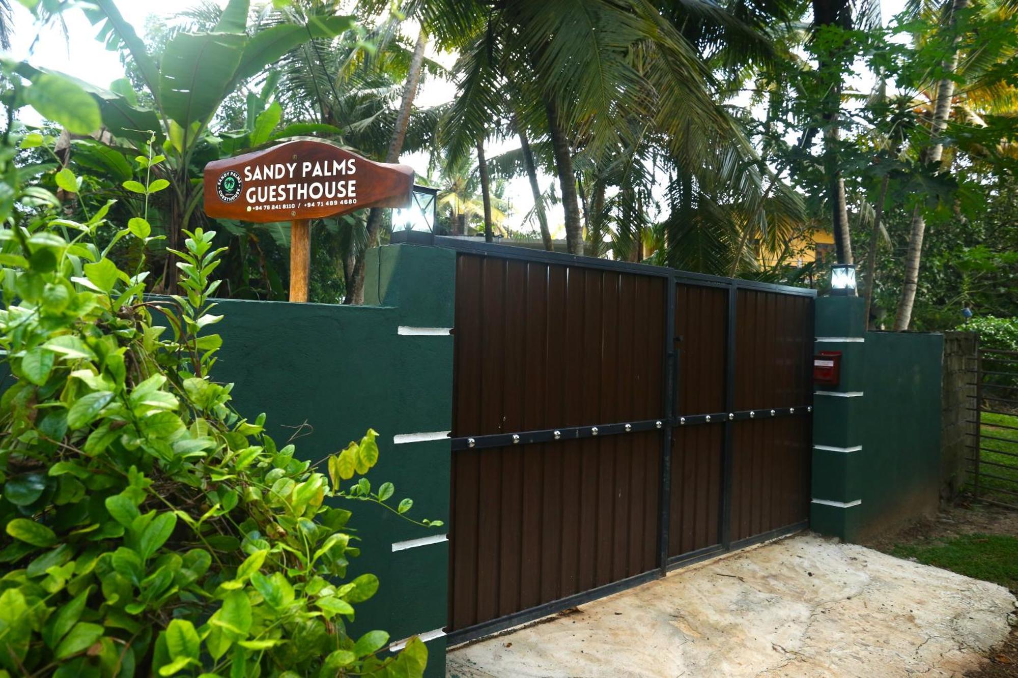 Sandy Palms Guesthouse Hikkaduwa Bagian luar foto