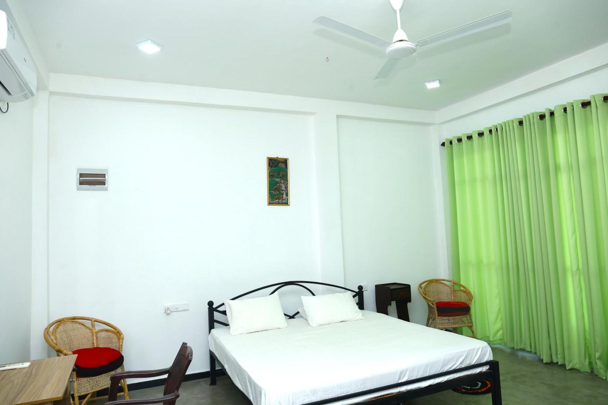 Sandy Palms Guesthouse Hikkaduwa Bagian luar foto