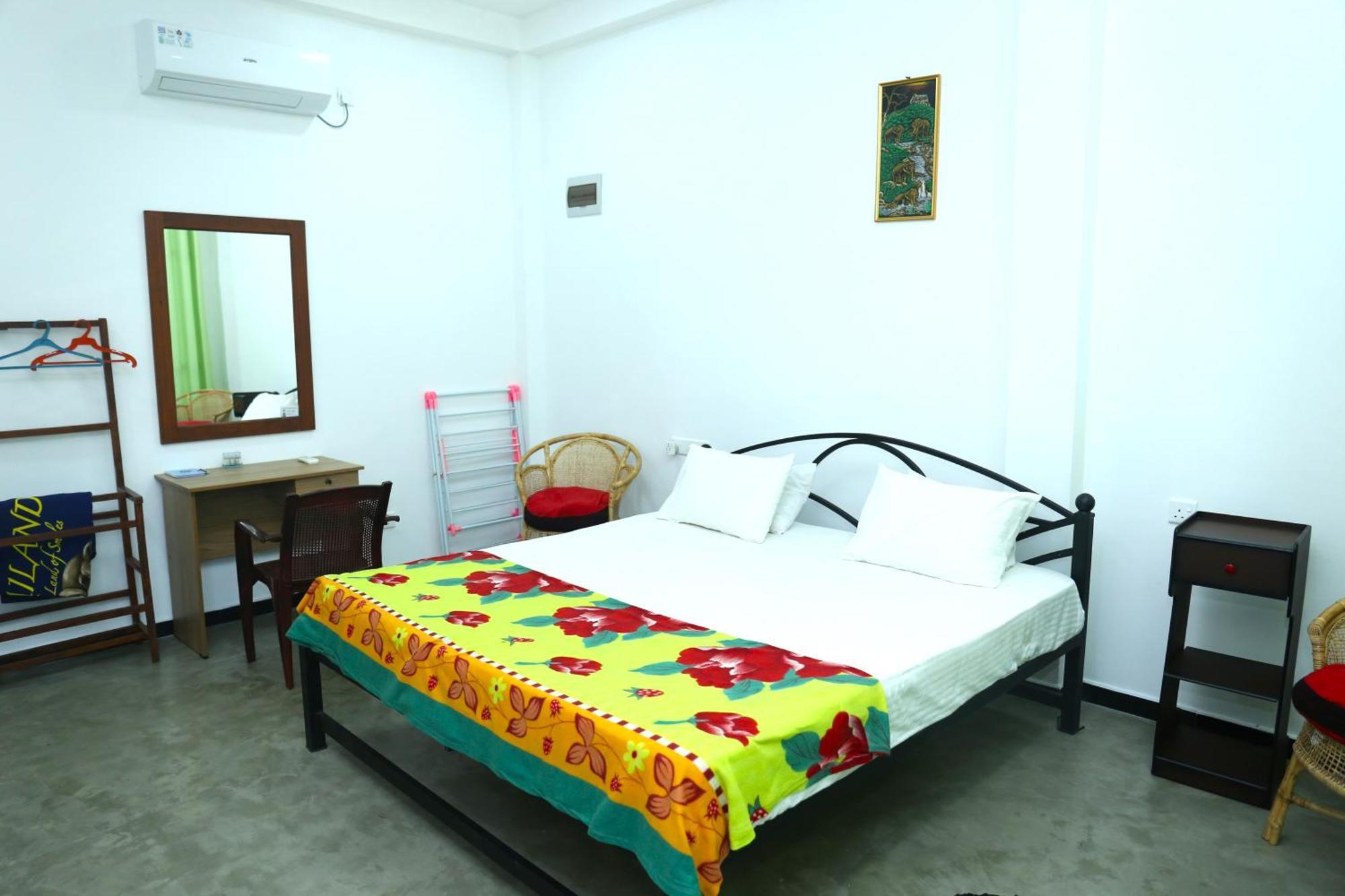 Sandy Palms Guesthouse Hikkaduwa Bagian luar foto
