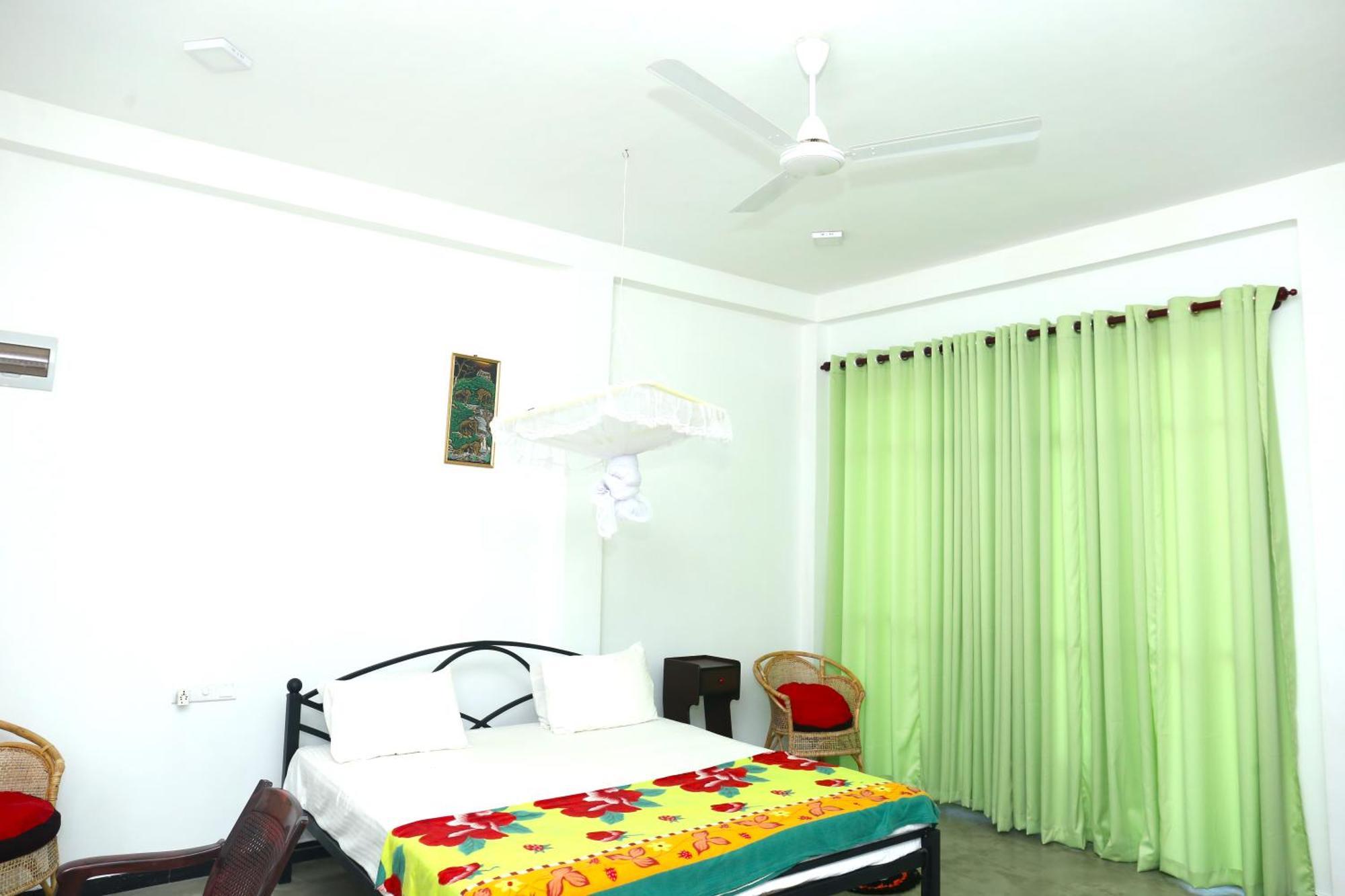 Sandy Palms Guesthouse Hikkaduwa Bagian luar foto