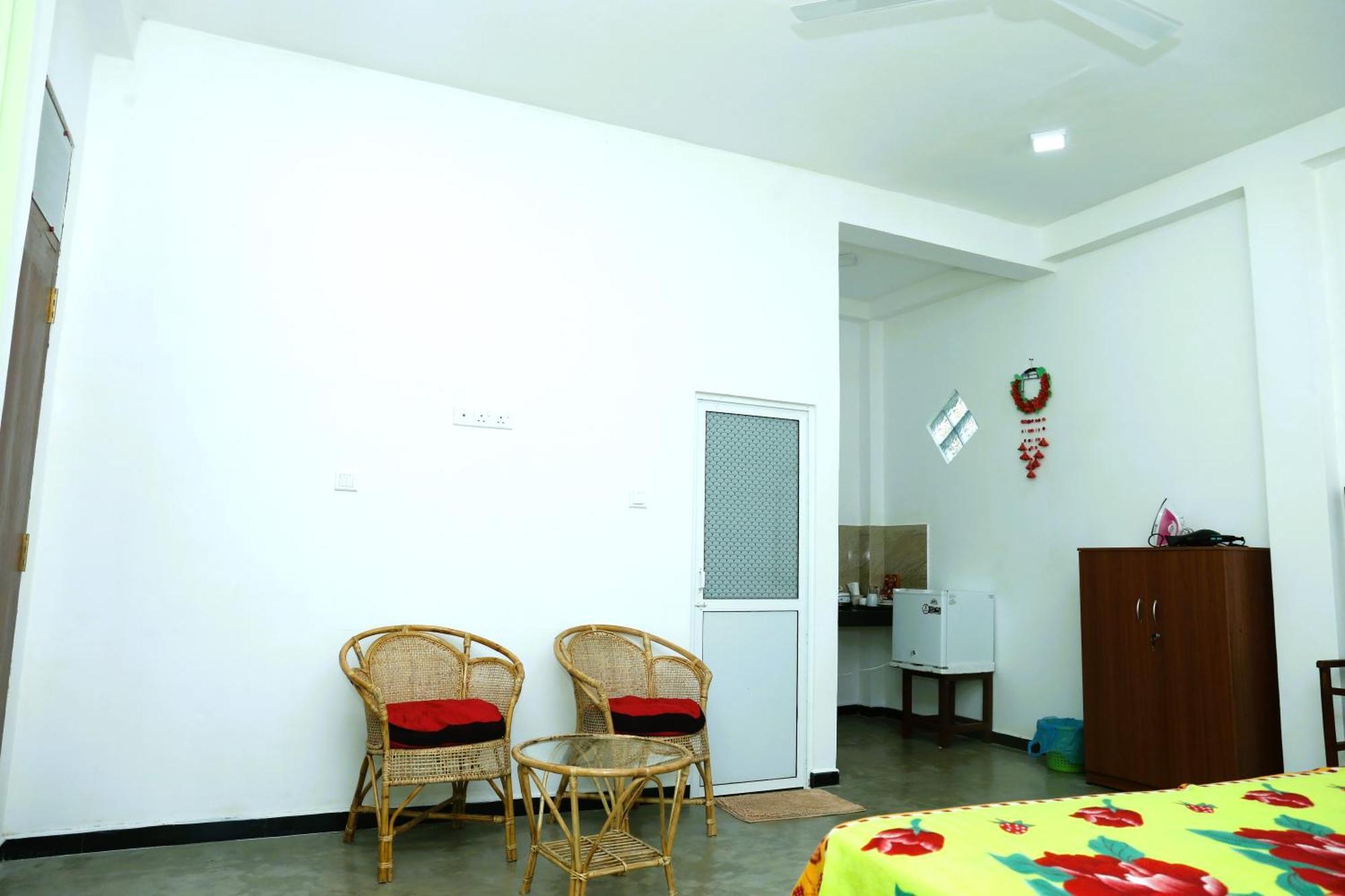 Sandy Palms Guesthouse Hikkaduwa Bagian luar foto