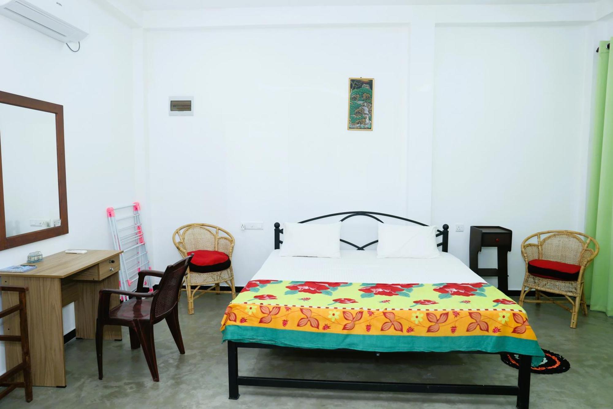 Sandy Palms Guesthouse Hikkaduwa Bagian luar foto